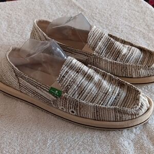 NWOT Sanuk Classic Comfort Slip Ons
